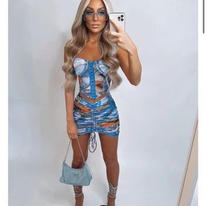 New never used two piece Kenzie ser